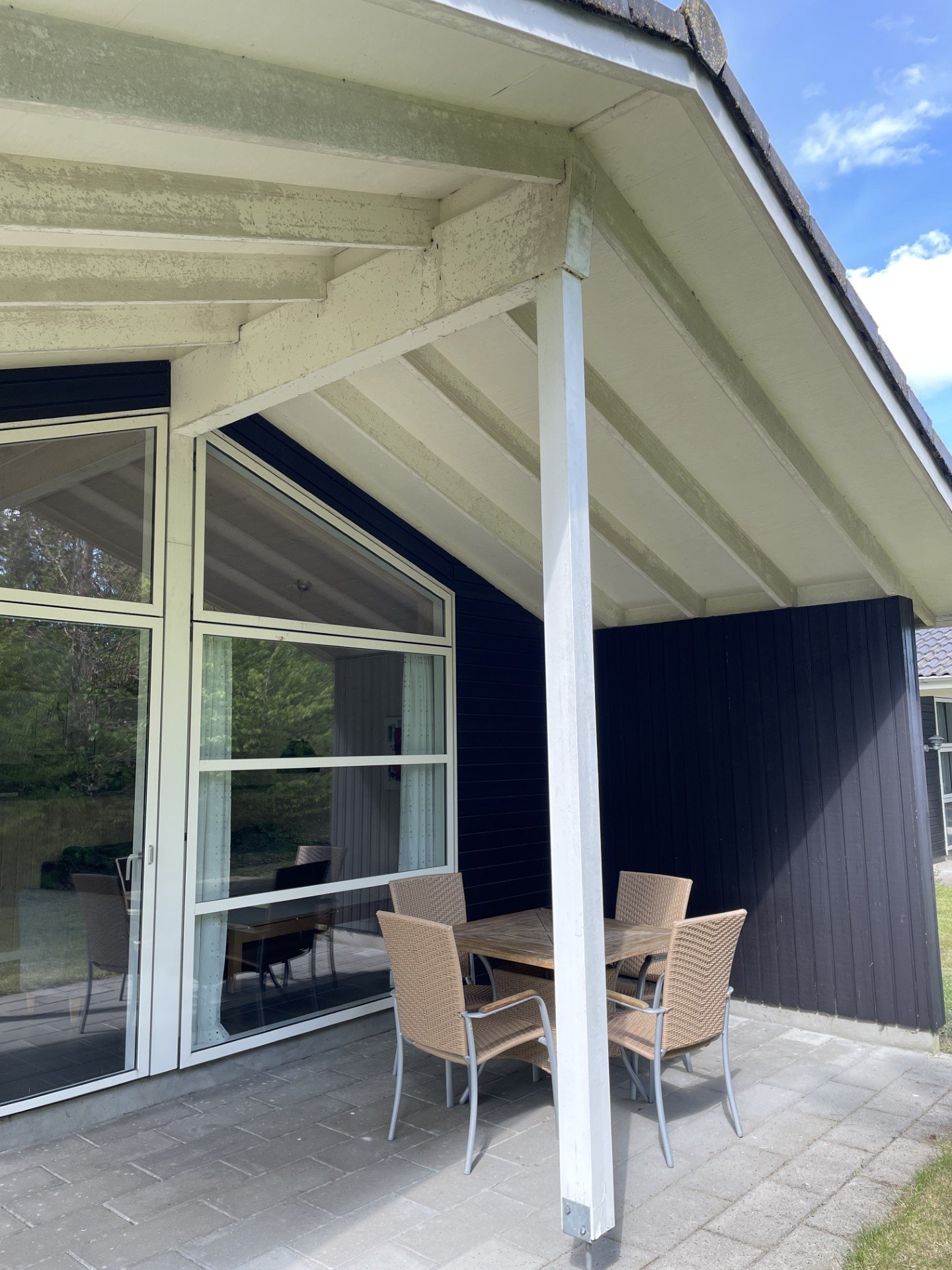 d1579833-21be-427f-8ddd-cb5fe4c552e5 d1579833-21be-427f-8ddd-cb5fe4c552e5